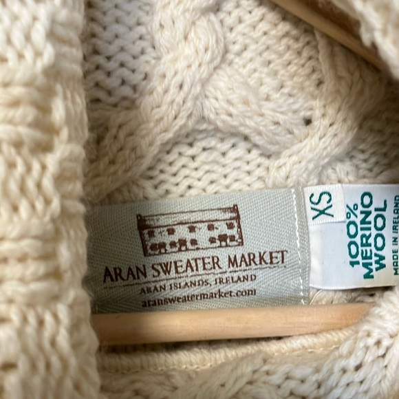 Aran Sweater Market 100% Merino Wool Cozy Cable Knit Turtleneck Sweater - Picture 2 of 4